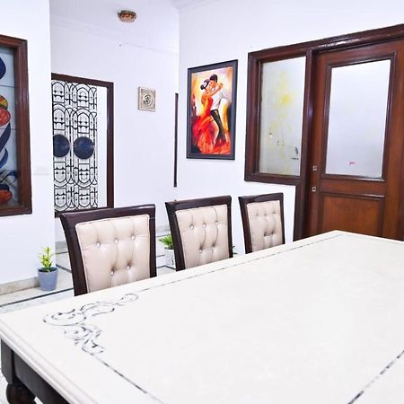 Hotel Wild Rose Nowe Delhi Zewnętrze zdjęcie