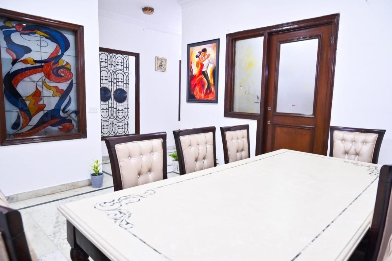 Hotel Wild Rose Nowe Delhi Zewnętrze zdjęcie