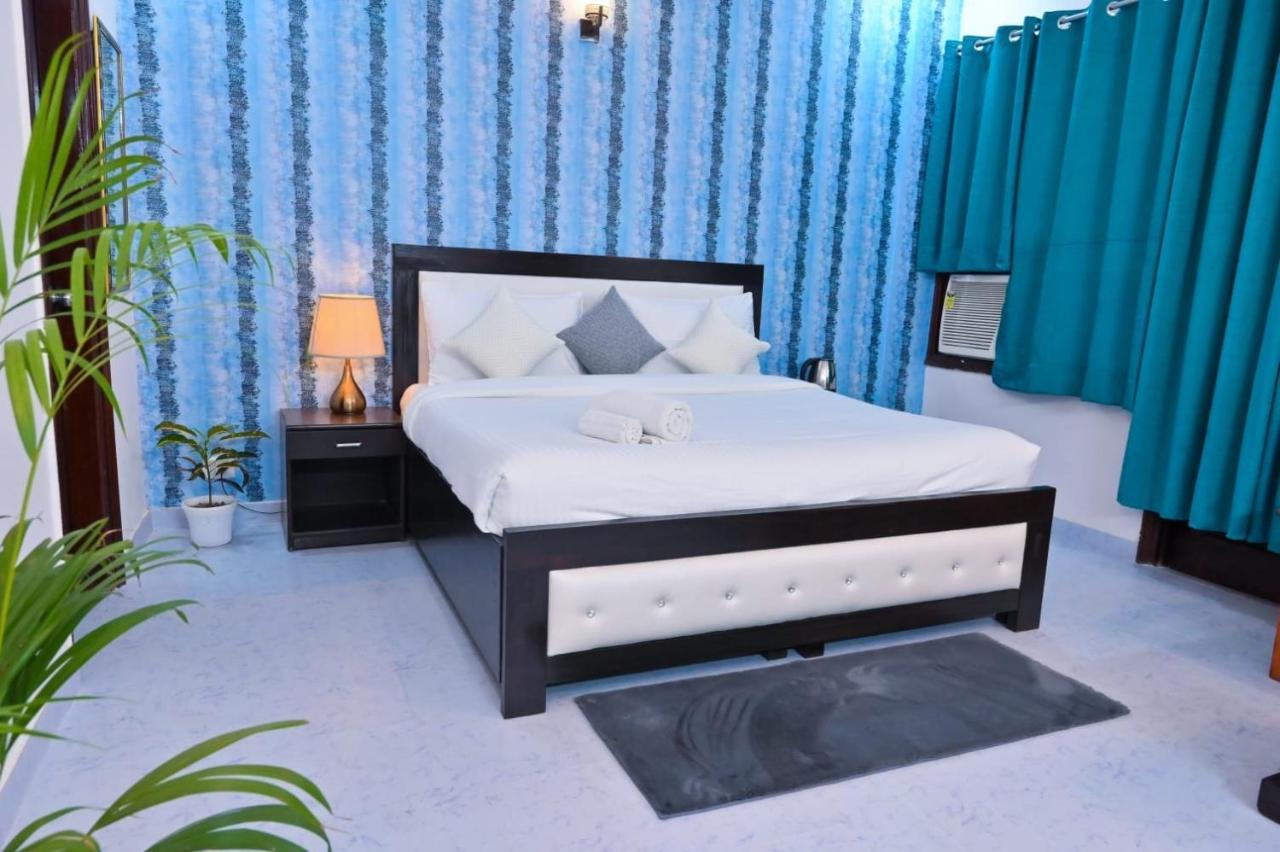 Hotel Wild Rose Nowe Delhi Zewnętrze zdjęcie
